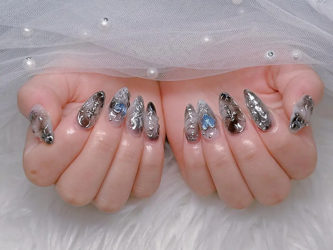 カラー ロング グラデーションカラー 韓国風ヘア ハンドネイル Bling Salonのネイルデザイン