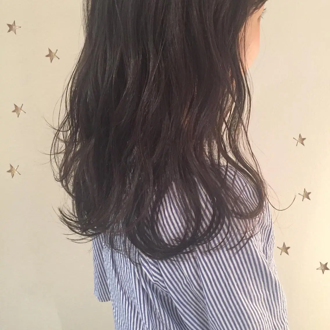 ミディアム アッシュ 市川 千夏のヘアスタイル