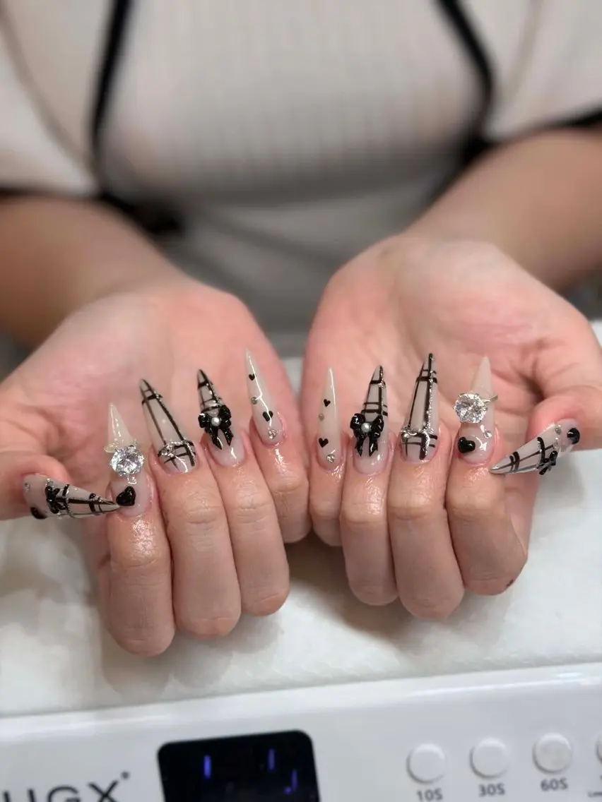 ネイル T  Ruby Nailのネイルデザイン