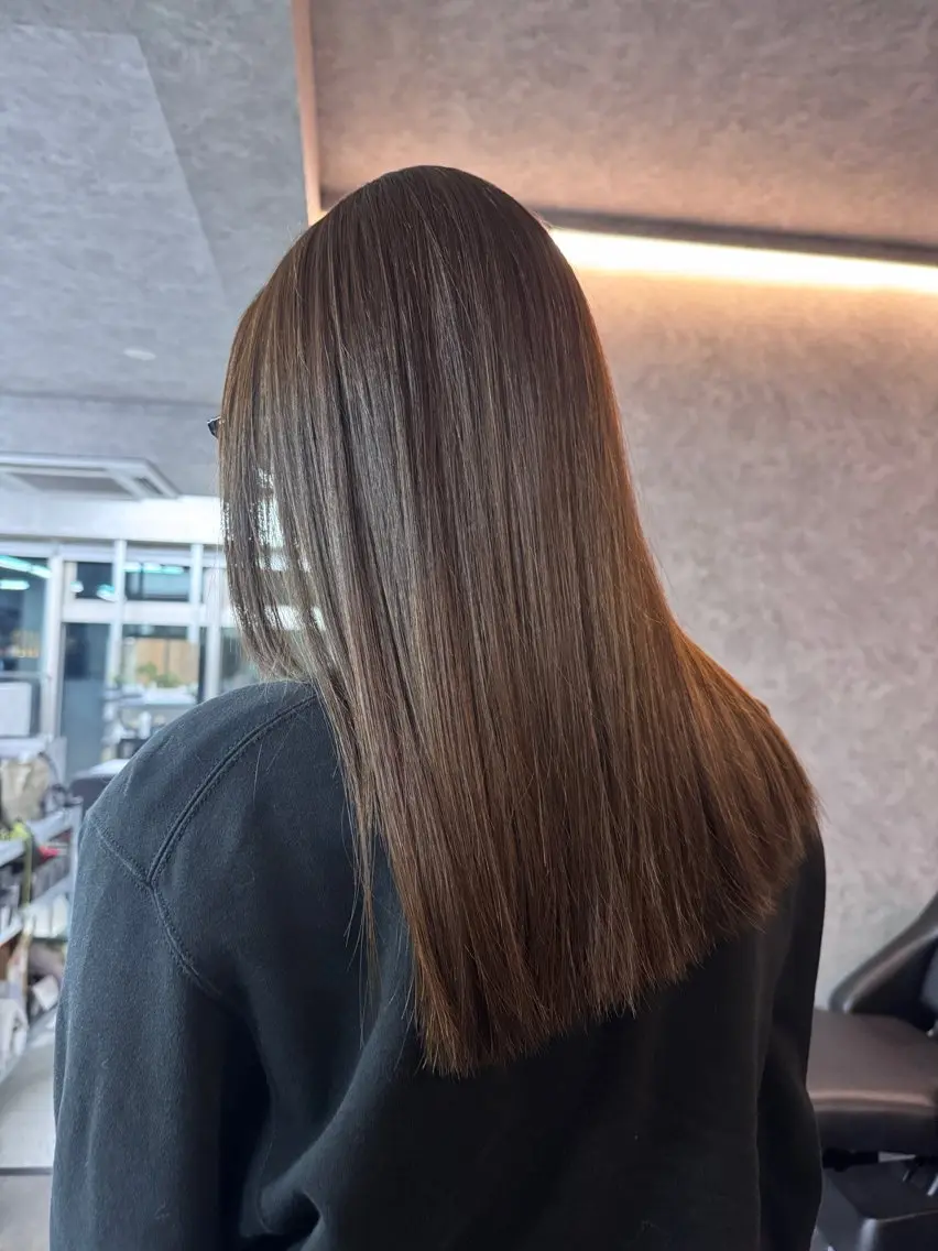 セミロング カラー 透明感カラー 韓国風カラー🤎 𝒄𝒉𝒊𝒌𝒂のヘアスタイル