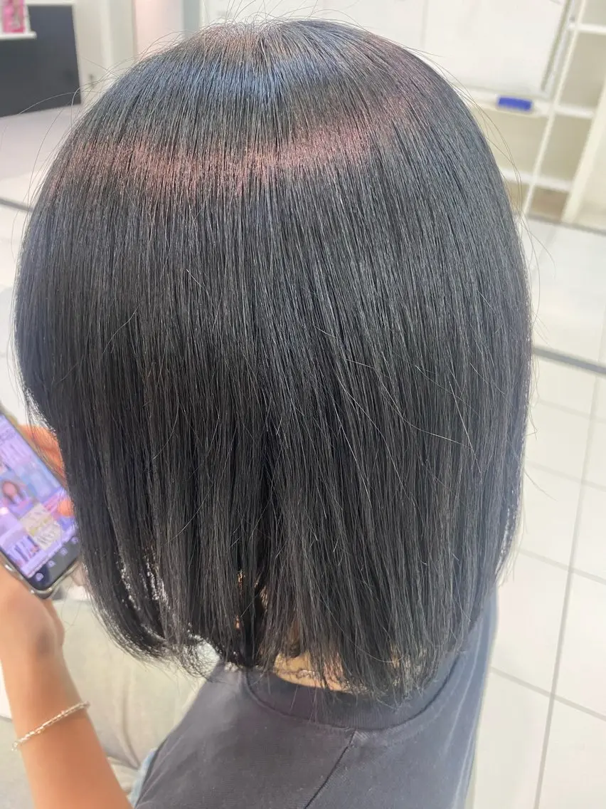 ミディアム カラー 真鍋 姫奈のヘアスタイル