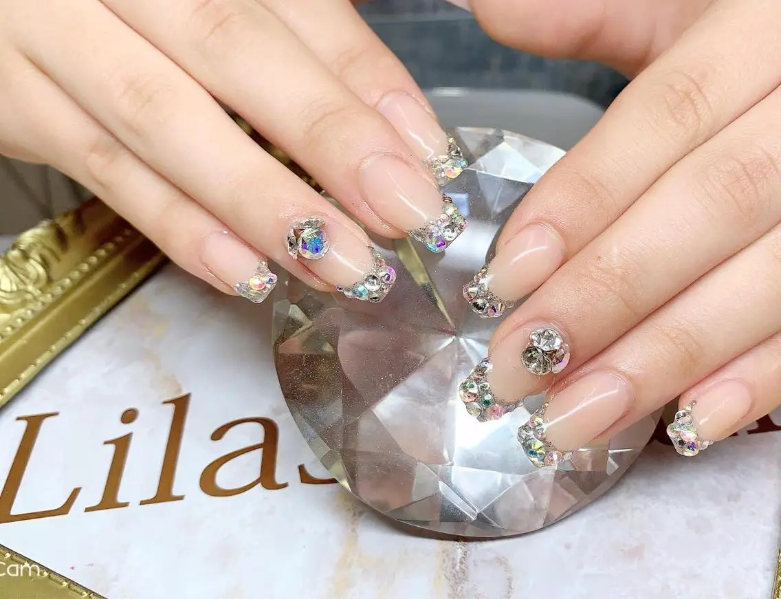ネイル フレンチネイル ジェルネイル ゴージャス グラデーション ハードジェル Lilas Nailのネイルデザイン