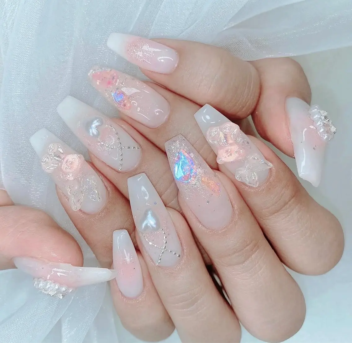 ネイル アニマル柄 オーロラネイル チークネイル フラッシュネイル ジェルネイル ハンドネイル Tira Nailのネイルデザイン