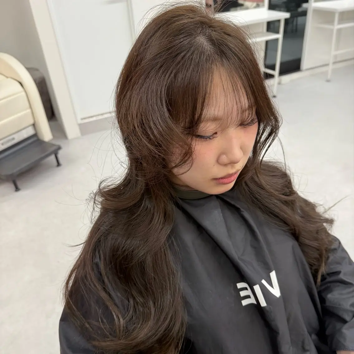 ロング カラー 透明感カラー レイヤーカット ヘアカラー 西村 龍之介のヘアスタイル