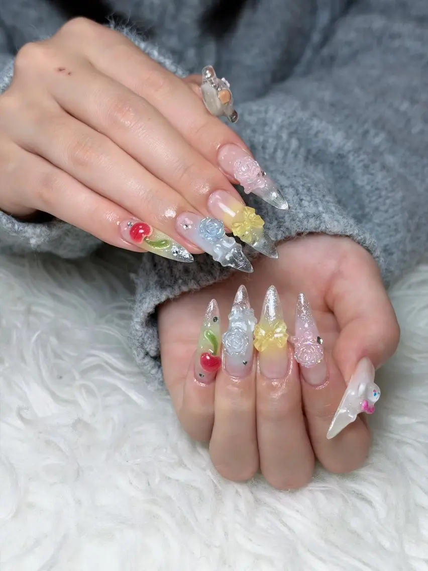ネイル チークネイル ドット フレンチネイル グラデーション ハート ハンドネイル Julli NailStudioのネイルデザイン