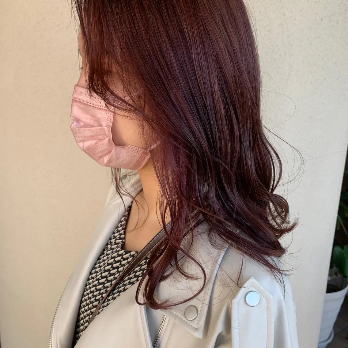 セミロング カラー ピンクカラー パープルカラー カット ヘアカラー regalo Acari🍎のヘアスタイル