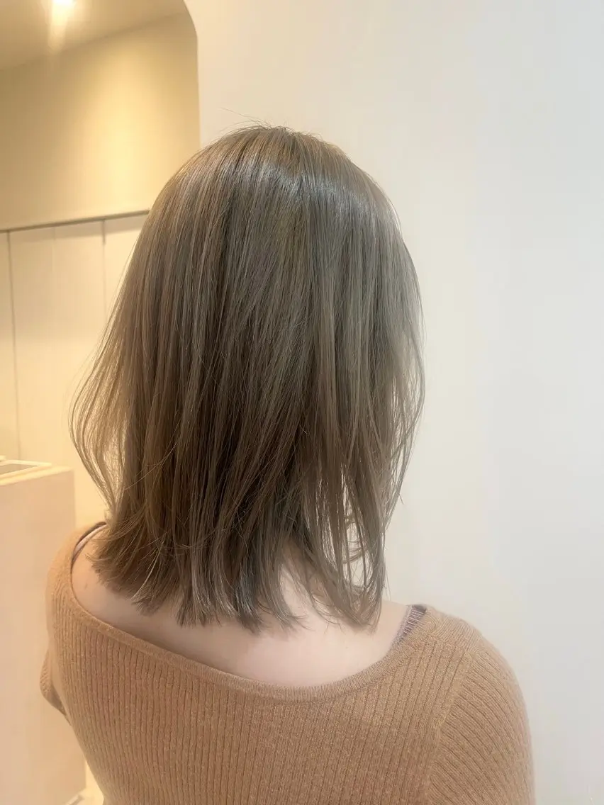 ミディアム カット ヘアカラー 加藤 明香里のヘアスタイル