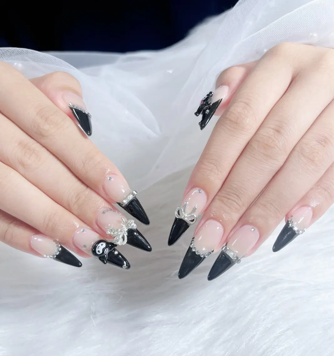 ネイル オーロラネイル クリアネイル フラッシュネイル ジェルネイル グラデーション ハンドネイル Amee Nail Salonのネイルデザイン