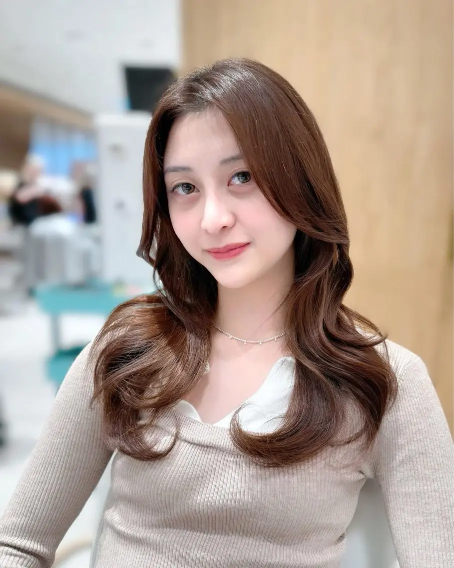 ロング カラー カット ヘアカラー トリートメント ヘッドスパ ヘアセット 韓国ヘア/レイヤー/ 顔まわり/りょーとのヘアスタイル