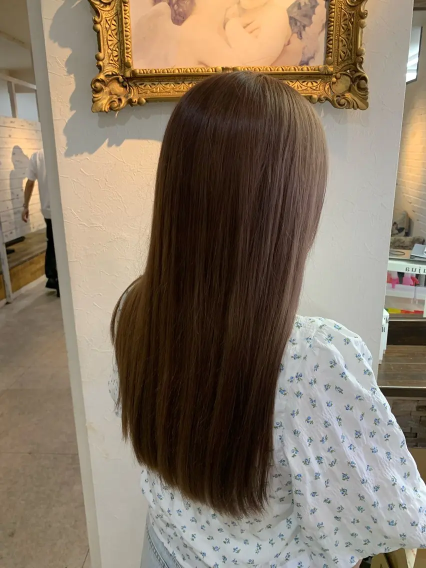 ロング ヘアカラー 小嶋 美里のヘアスタイル