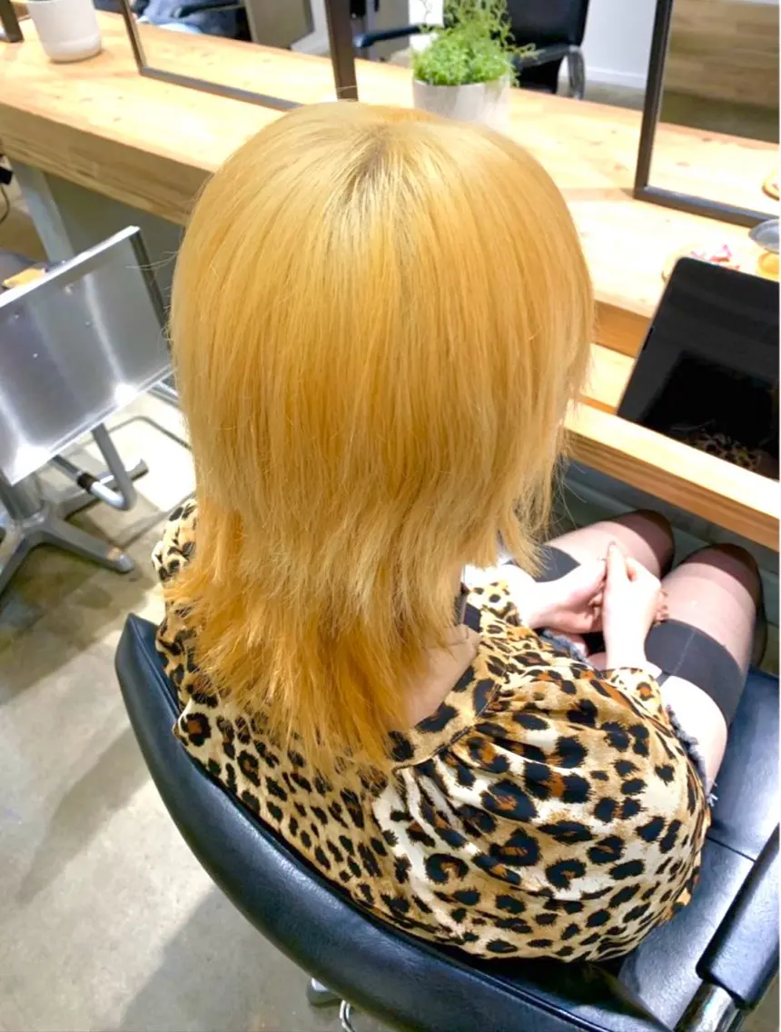 カラー ホリウチ リオのヘアスタイル