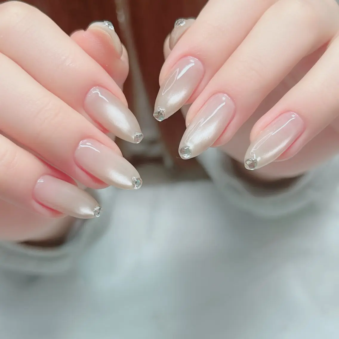 ネイル オーロラネイル ミラーネイル オフィスネイル ワンカラーネイル シンプルネイル ハンドネイル Cute Tips nailのネイルデザイン