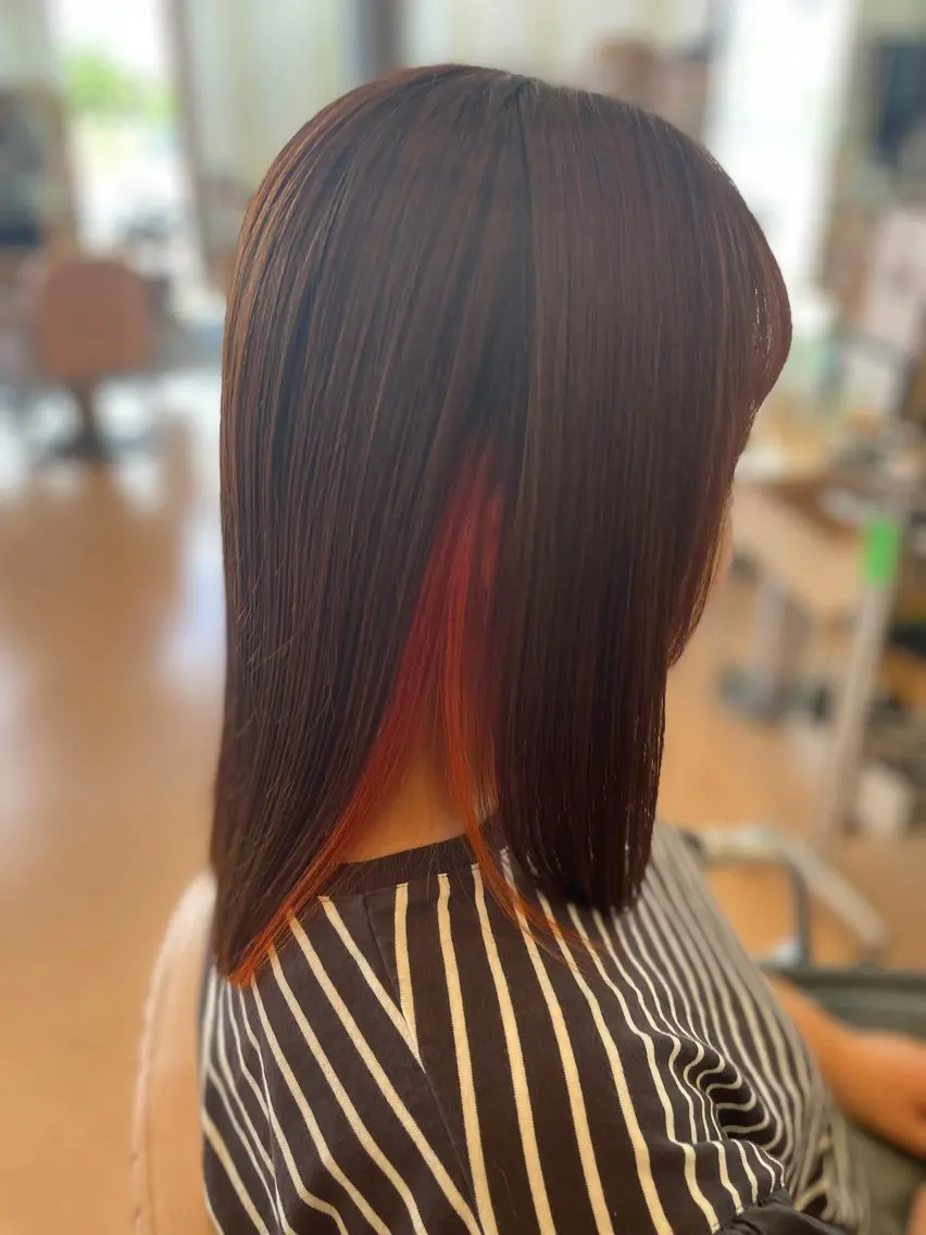 ミディアム カラー 伊熊 梨紗のヘアスタイル