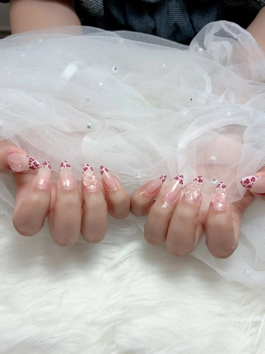 ネイル 韓国ネイル マグネットネイル 持ち込み ニュアンスネイル シンプルネイル ハンドネイル Huyn Nail Shinjyukuのネイルデザイン