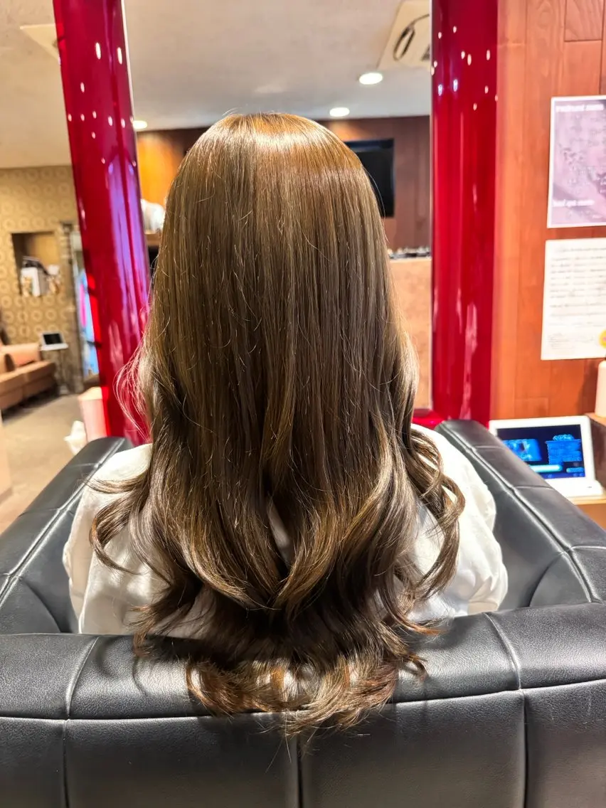 ロング カラー 藤井 麗桜のヘアスタイル