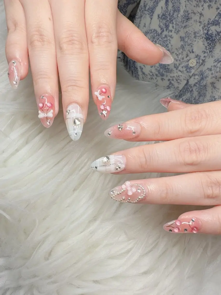 ネイル 長さ出し グラデーション 卒業式 キラキラネイル マグネットネイル ハンドネイル Lee Nailsのネイルデザイン