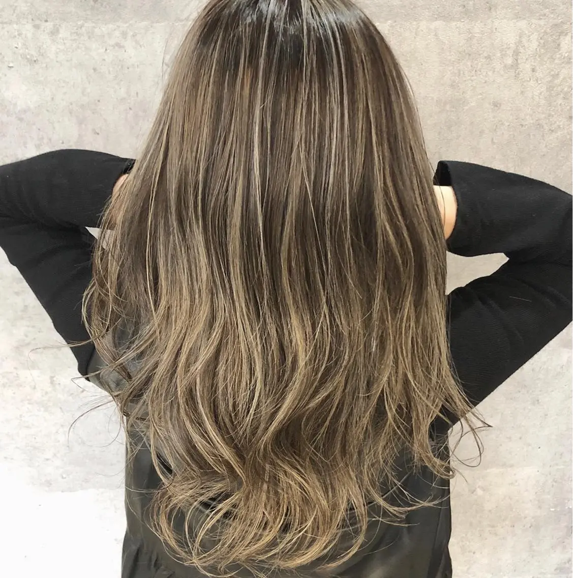 ロング カラー ハイライトカラー ハイライト ✨MiL✨ ✨心斎橋✨のヘアスタイル