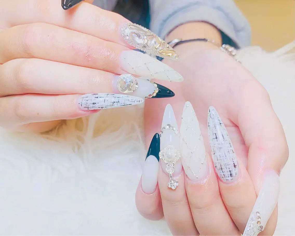 ネイル チークネイル 長さ出し フットネイル 韓国ネイル マグネットネイル ハンドネイル ハンドケア AN NAIL _HOAのネイルデザイン