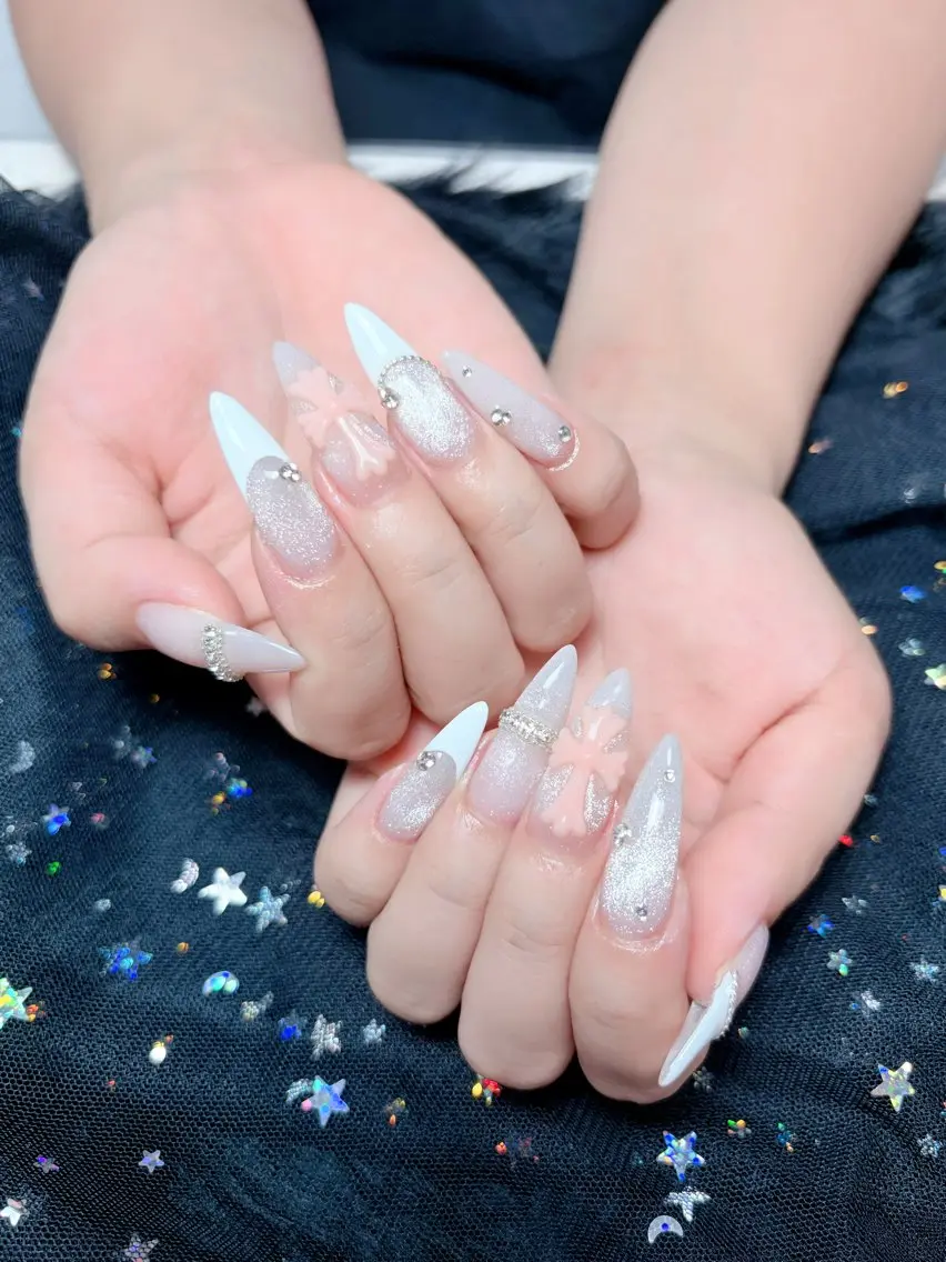 ネイル 韓国ネイル マグネットネイル 持ち込み ニュアンスネイル シンプルネイル ハンドネイル Huyn Nail Shinjyukuのネイルデザイン