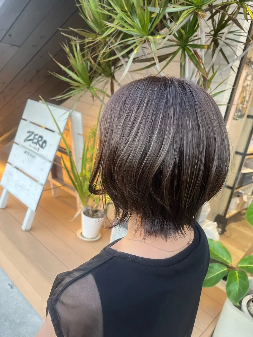 ショート カット 下茂 菜々のヘアスタイル