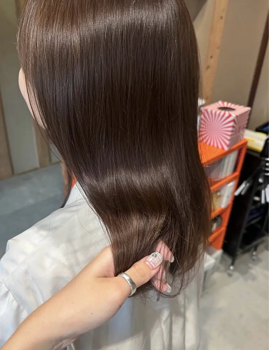 セミロング カラー カット ヘアカラー トリートメント 服部 真帆のヘアスタイル