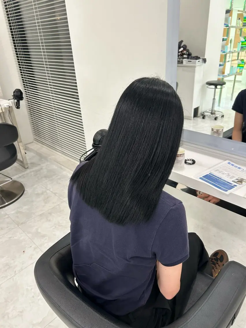 セミロング カラー ヘアアレンジ ヘアカラー 🎀RIN🎀 縮毛矯正🩶暗髪のヘアスタイル