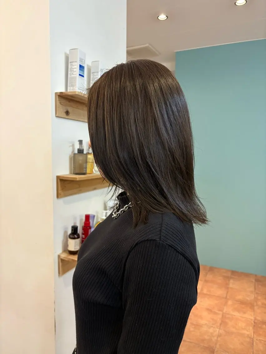 ミディアム レイヤーカット 🫧ハイトーン特化 🫧広島🫧のヘアスタイル