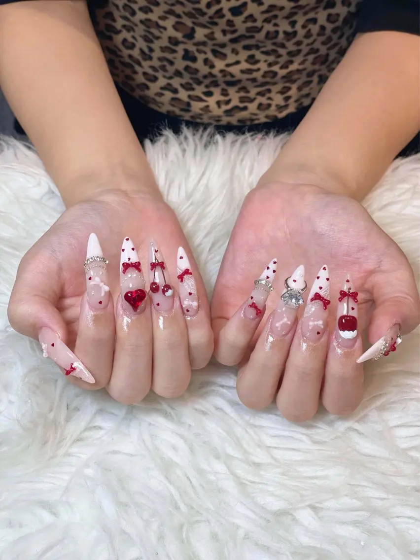 ネイル チークネイル ドット フレンチネイル グラデーション ハート Eli Muse 新宿ネイルのネイルデザイン