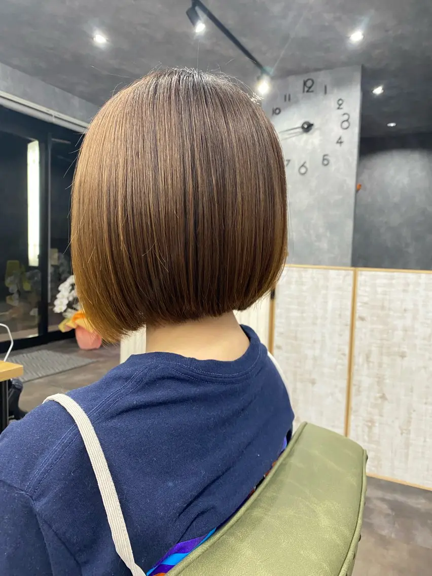 ショート アッシュ 郷原 奈々のヘアスタイル