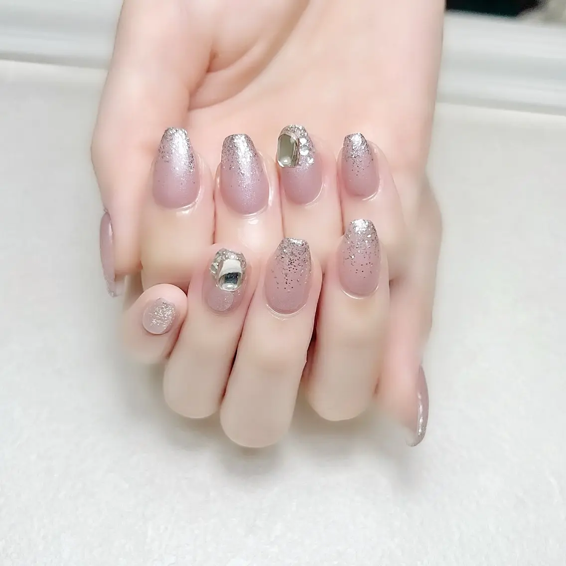 ネイル アートネイル ラメ(グリッター) オフィスネイル rouse nail RISATOのネイルデザイン