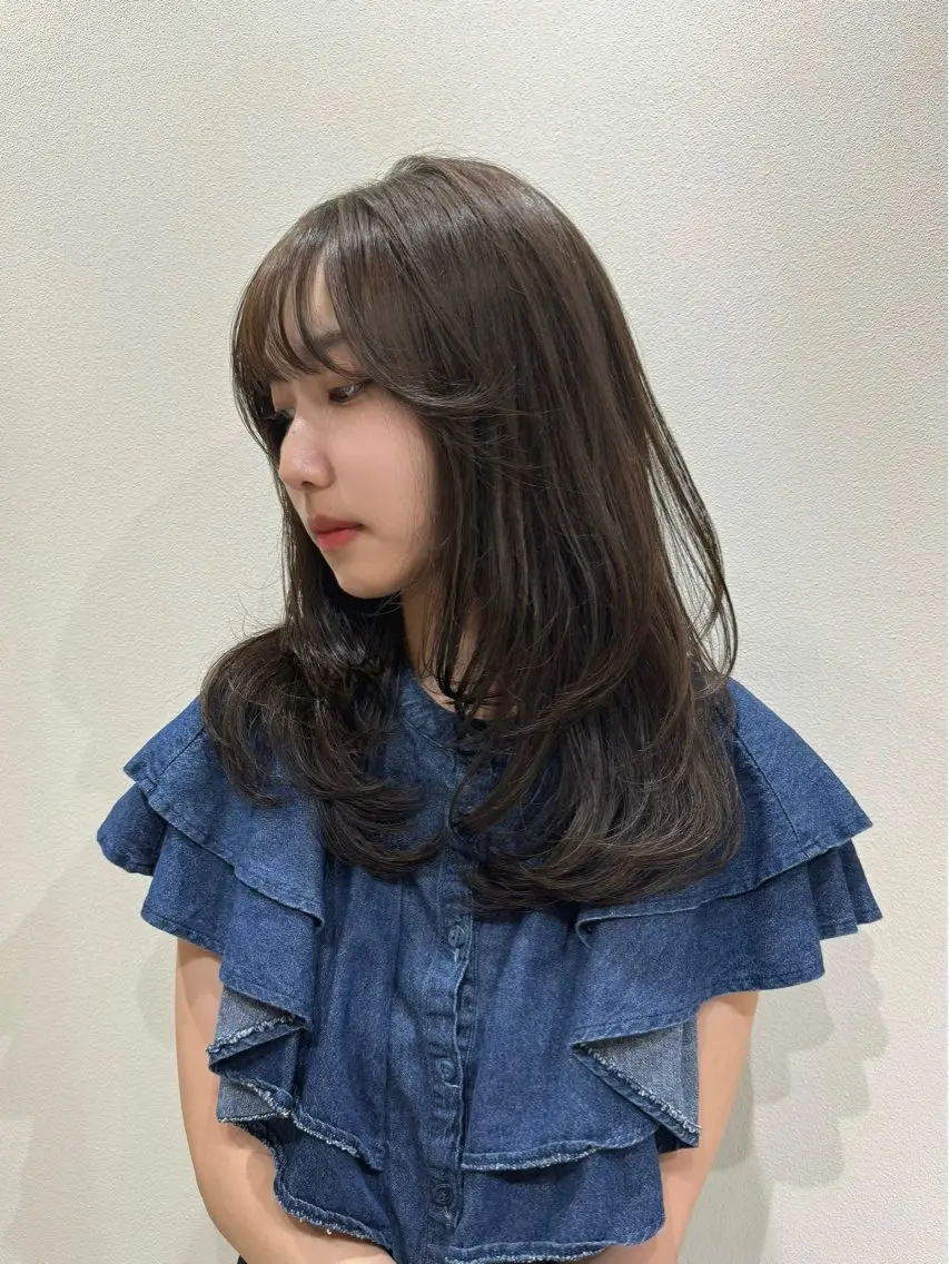 セミロング カラー ヘアアレンジ 透明感カラー 髪質改善 似合わせカット 小顔カット カット ヘアカラー トリートメント レイヤーカット🤍 RINAのヘアスタイル