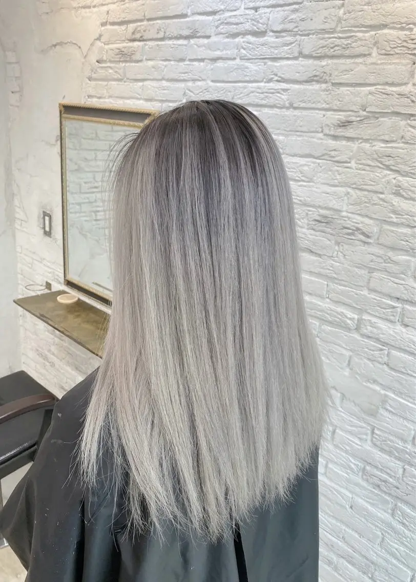 セミロング カラー バレイヤージュ グレージュ レイヤーカット ヘアカラー トリートメント 指名数No.1 /NAOYAのヘアスタイル