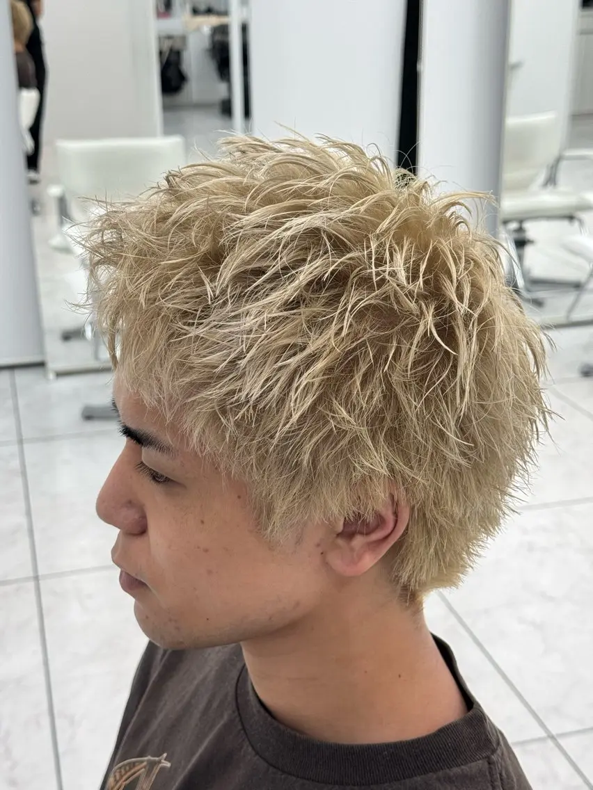 ショート カラー メンズ メンズブリーチ メンズハイトーン スパイキーショート ブリーチ ハイトーンカラー ヘアカラー 🔥メンズ特化美容師 🔥石川大雅のヘアスタイル