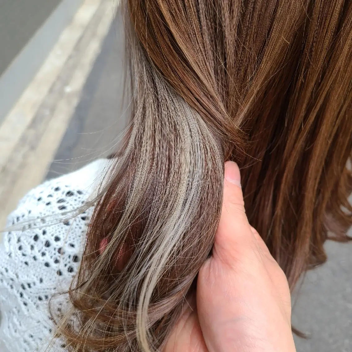 セミロング カラー ブリーチ インナーカラー 【ネウィ天王寺 】seiyaのヘアスタイル