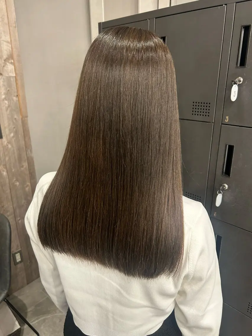 セミロング 酸性ストレート カット ヘアカラー パーマ 縮毛矯正 トリートメント 艶髪/髪質改善 yukaのヘアスタイル