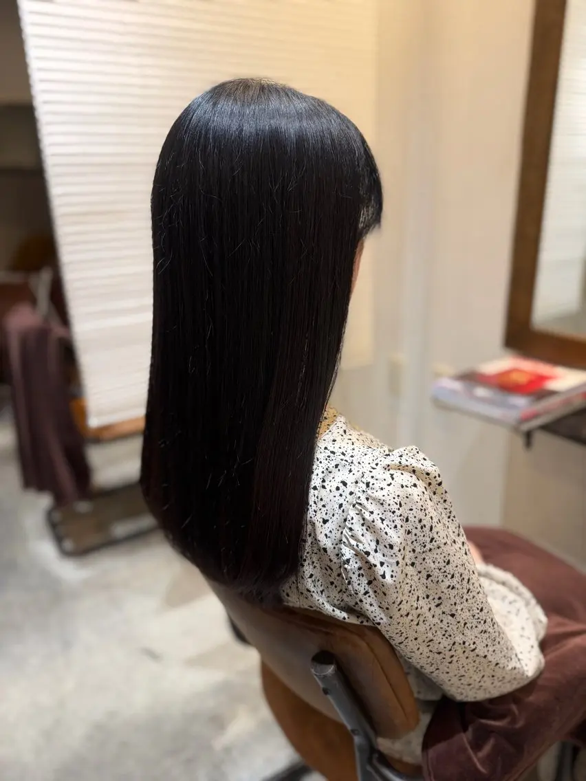 ロング カット ヘアカラー トリートメント YUKI .のヘアスタイル