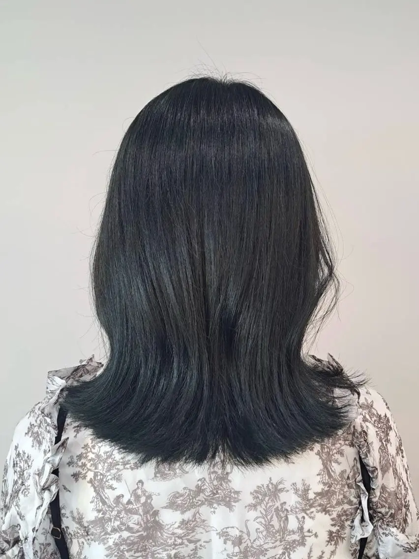 カラー アディクシーカラー 黒髪 ブルーカラー ブルーブラック イルミナカラー ヘアカラー トリートメント mairo【船橋】 /あいのヘアスタイル