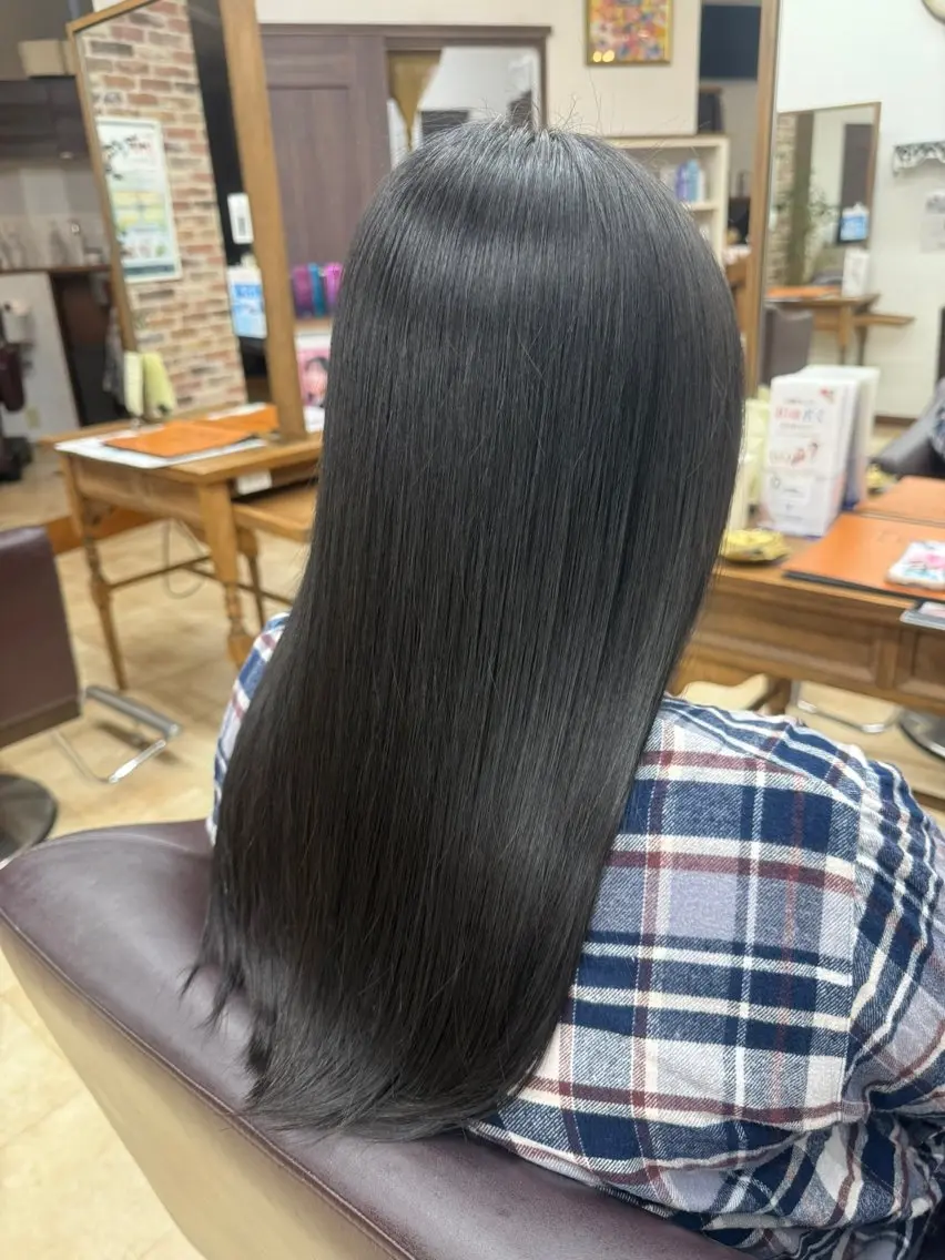 ロング 髪質改善 トリートメント 額田 汐莉のヘアスタイル