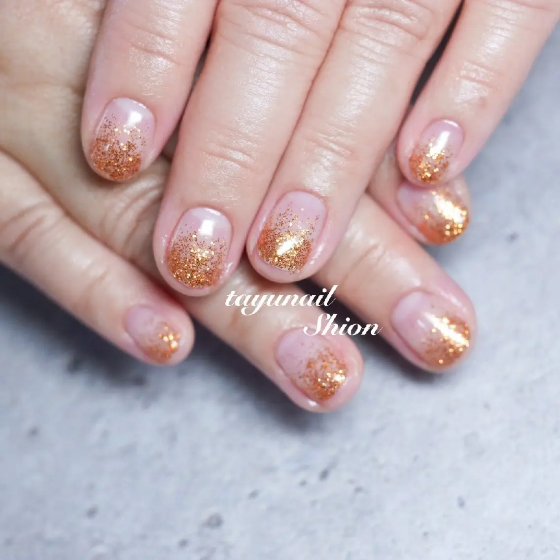 ネイル ジェルネイル グラデーション キラキラネイル ラメ(グリッター) ラメグラデーション ネイルサロン 【たゆnail】のネイルデザイン