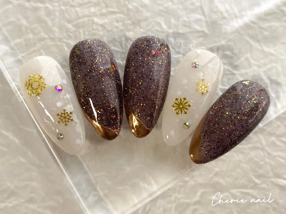 ネイル ブラウン フラッシュネイル ジェルネイル ミラーネイル ホワイト ハンドネイル Cherienail yunaのネイルデザイン