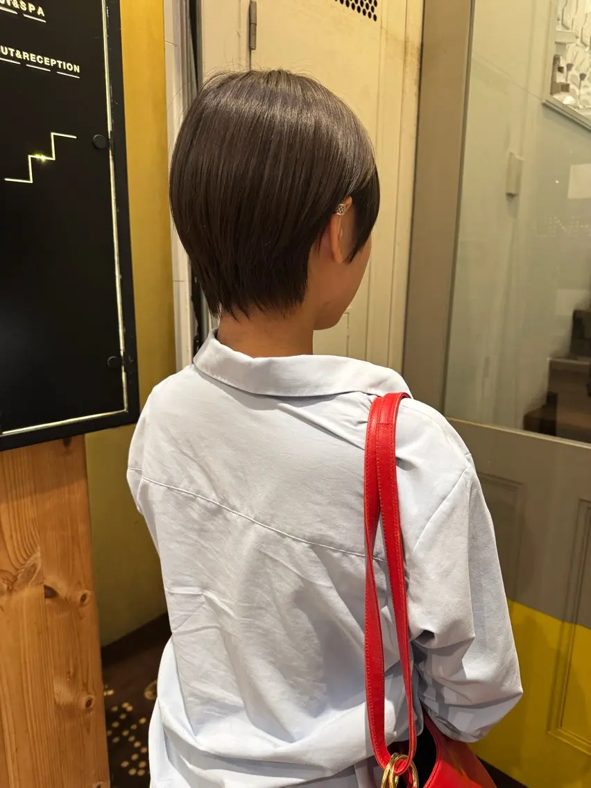 ショート カラー shiro.kobe 森彩華のヘアスタイル