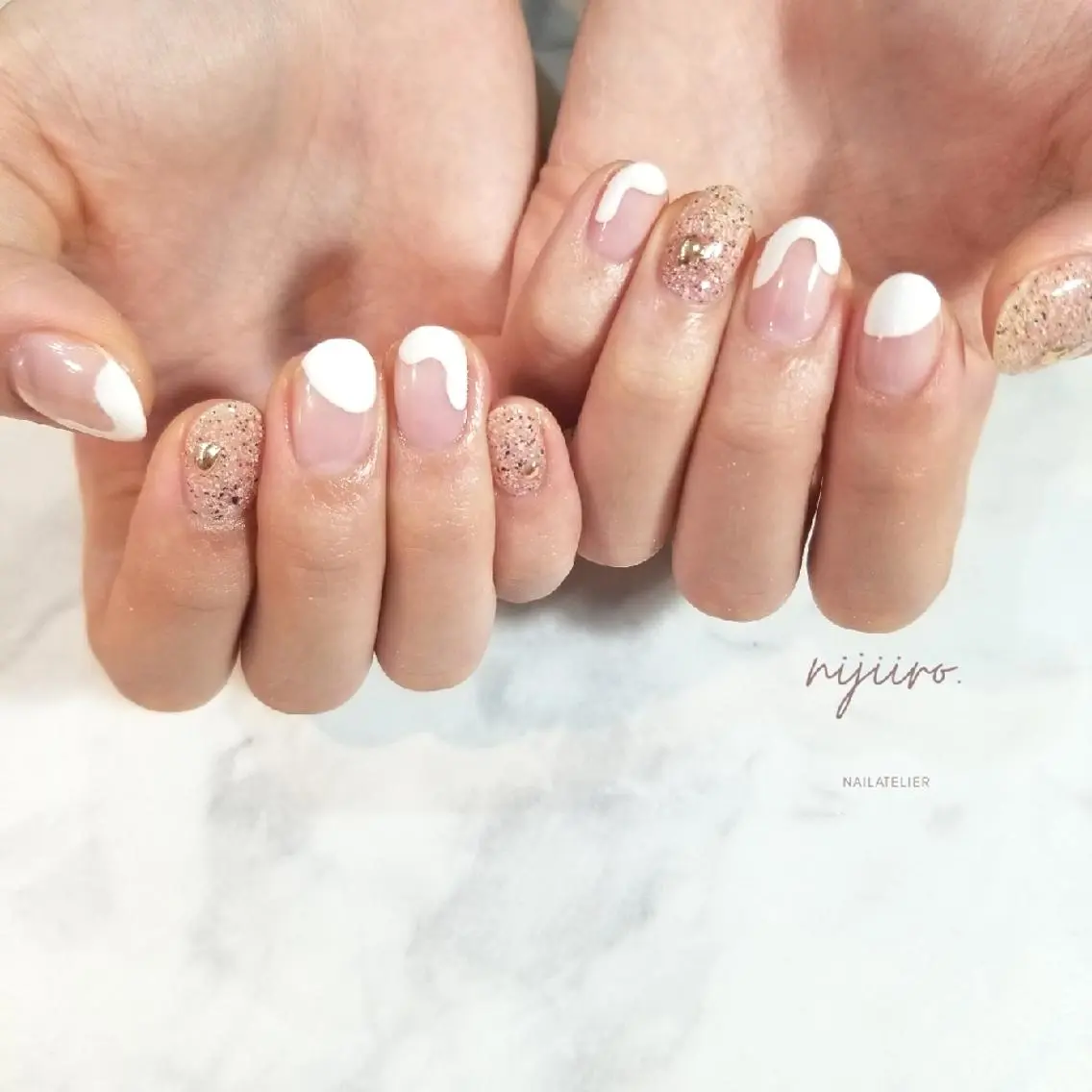 ネイル フレンチネイル ジェルネイル ストーンネイル ハンドネイル nijiiro🌈 サトウのネイルデザイン