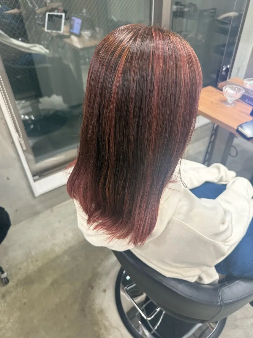 カラー 篠田 舞のヘアスタイル