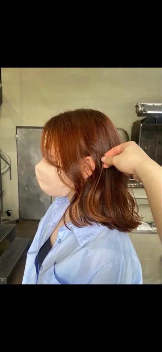セミロング カット ヘアカラー cyan hinaのヘアスタイル