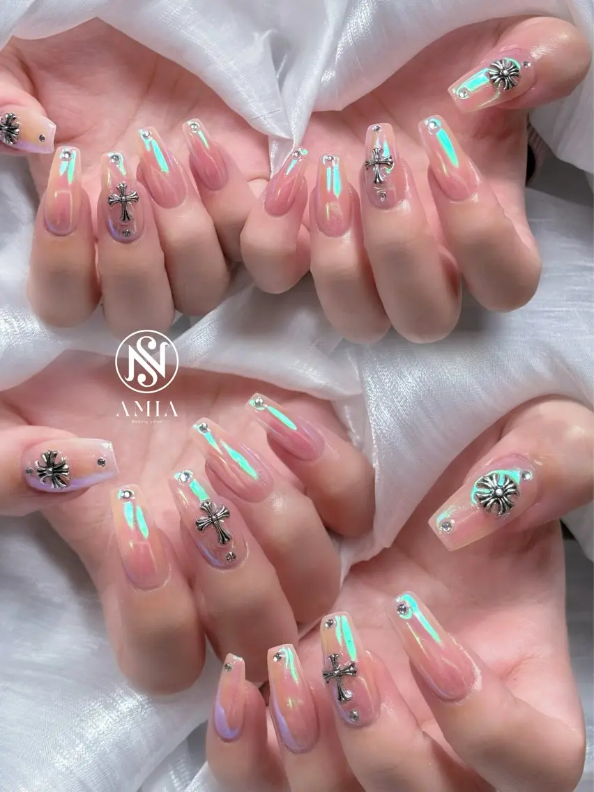 ロング ハンドネイル 🌟AMIA BEAUTY🌟のネイルデザイン