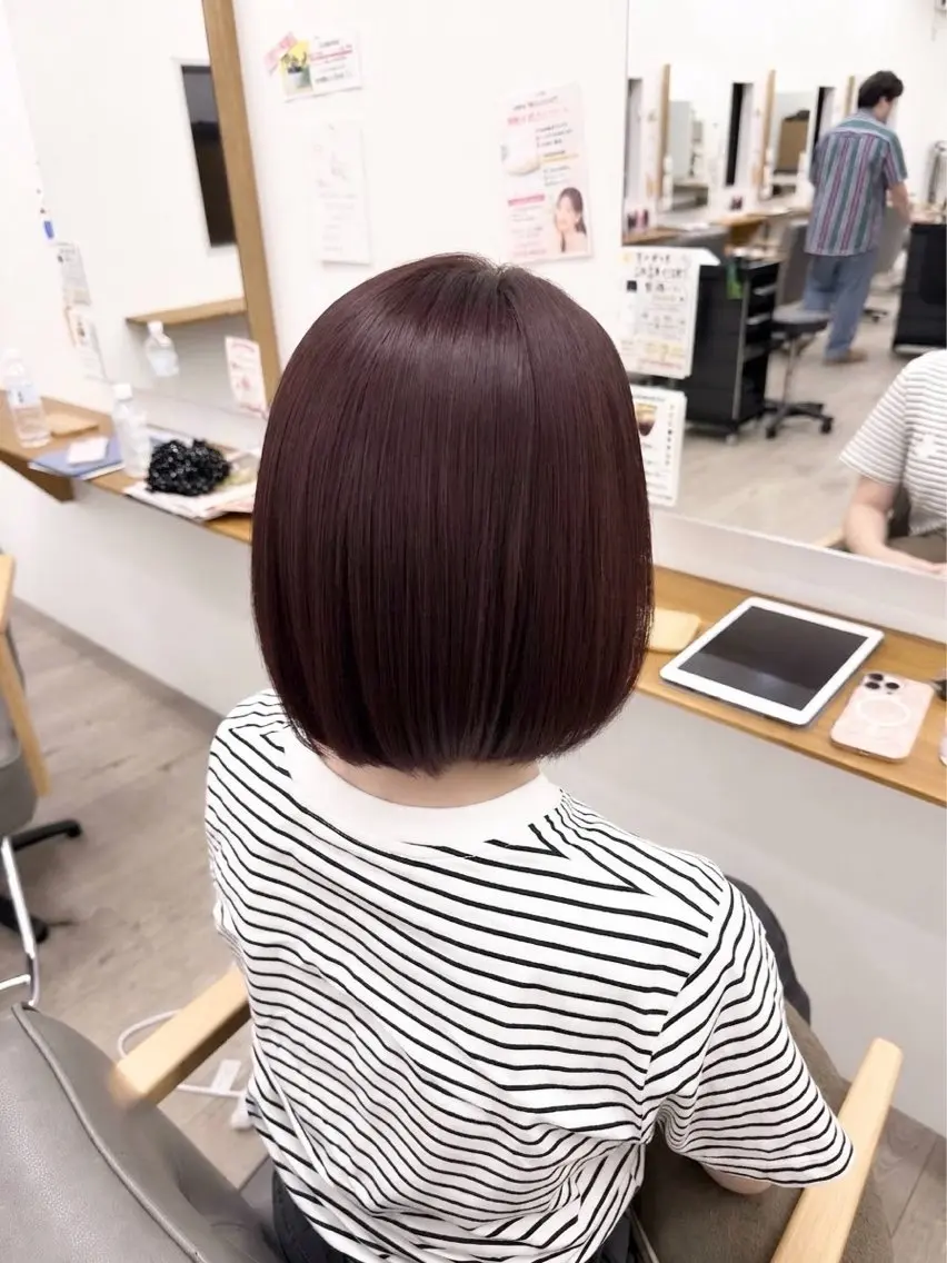 ショート ヘアカラー ちほ/顔周りレイヤー /ベージュカラーのヘアスタイル