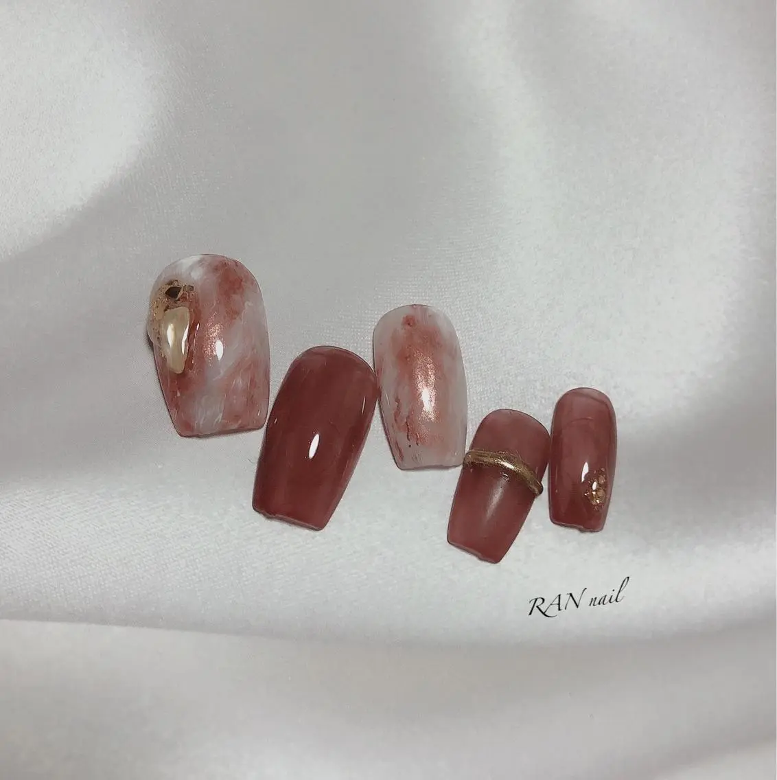 ネイル ブラウン 大理石ネイル(マーブル) ニュアンスネイル オフィスネイル ワンカラーネイル ハンドネイル フットネイル RAN nailのネイルデザイン