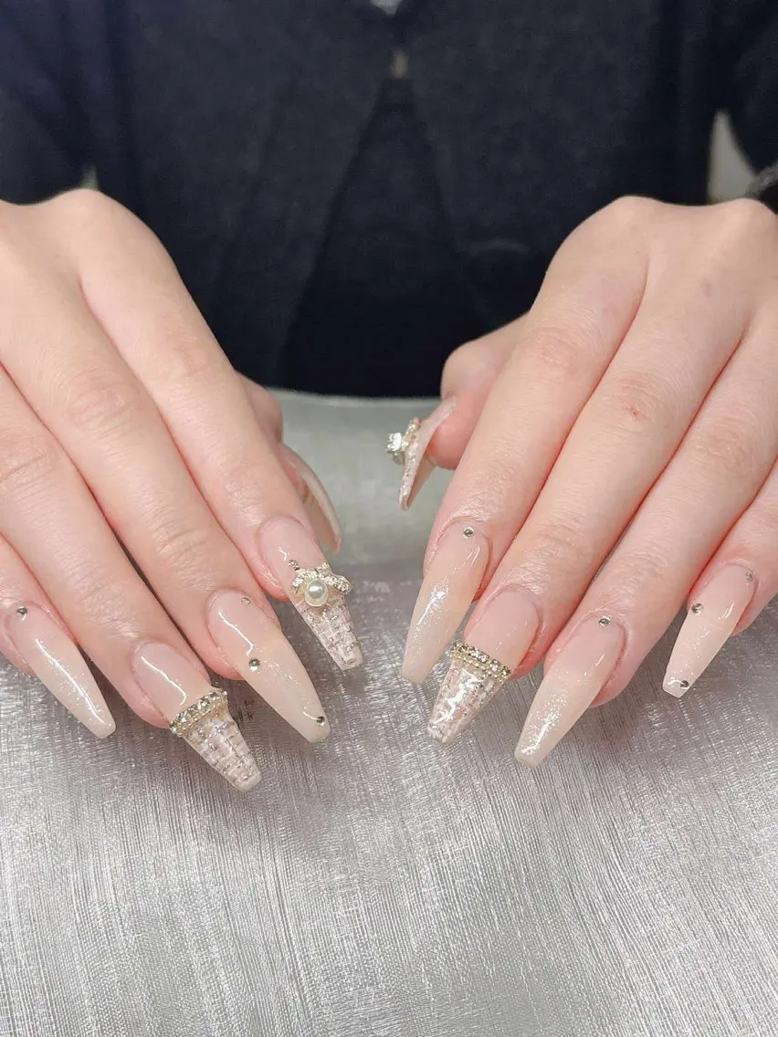 ネイル 長さ出し グラデーション 卒業式 キラキラネイル マグネットネイル ハンドネイル Lee Nailsのネイルデザイン