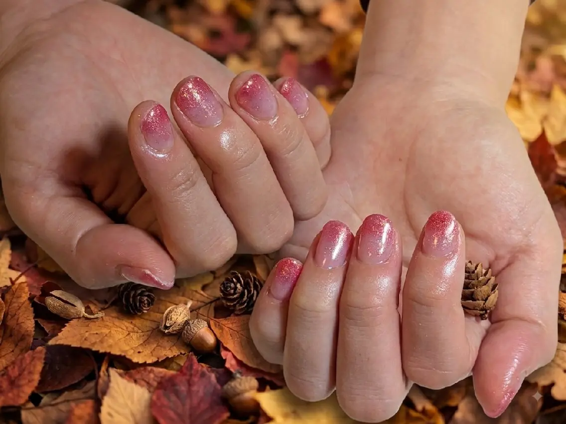 初回限定‼️オフあり💅今すぐ予約参照！ラメグラデーションのみ✨️こちらのコースは、オフ代プラス500円になります。の写真