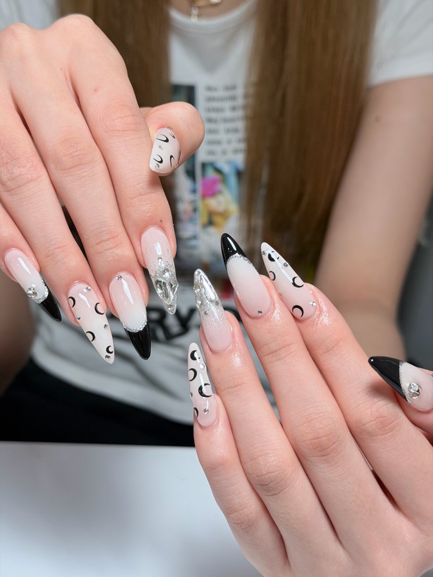 ロング 韓国風ヘア ロング クリスマス ハンドネイル Miyabie' Nail Salonのネイルデザイン